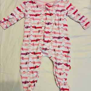 Magnetic Me puppy footie